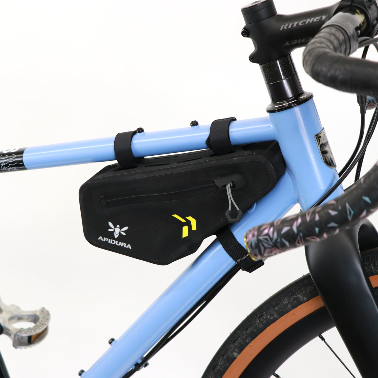 APIDURA / バックカントリー・フレームバッグ（1L） – 京都の
