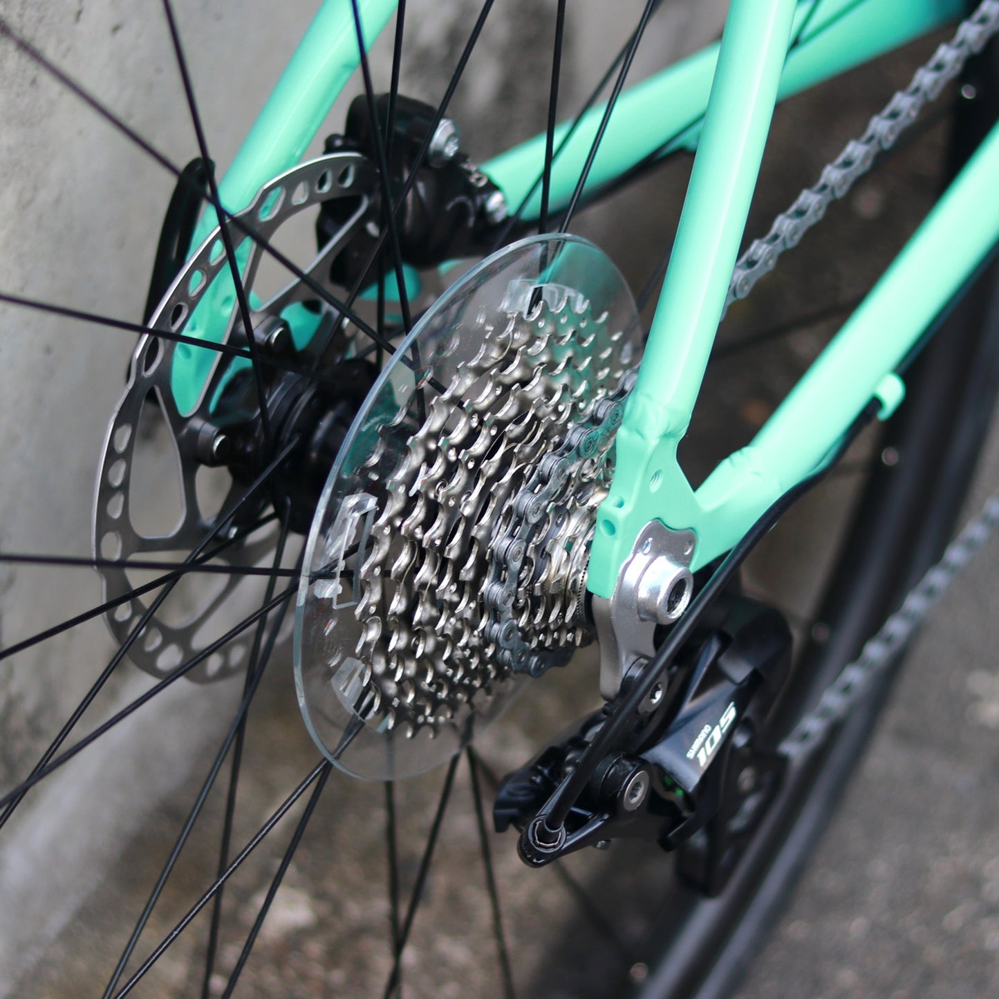 【在庫セール！】【2025年モデル】VIA NIRONE 7 DISC 105 ビアンキ ロードバイク endurance bike ロングライド 自転車 SHIMANO 105 ディスク カスタムロード ロードバイク 初心者 フルカーボンフォーク
