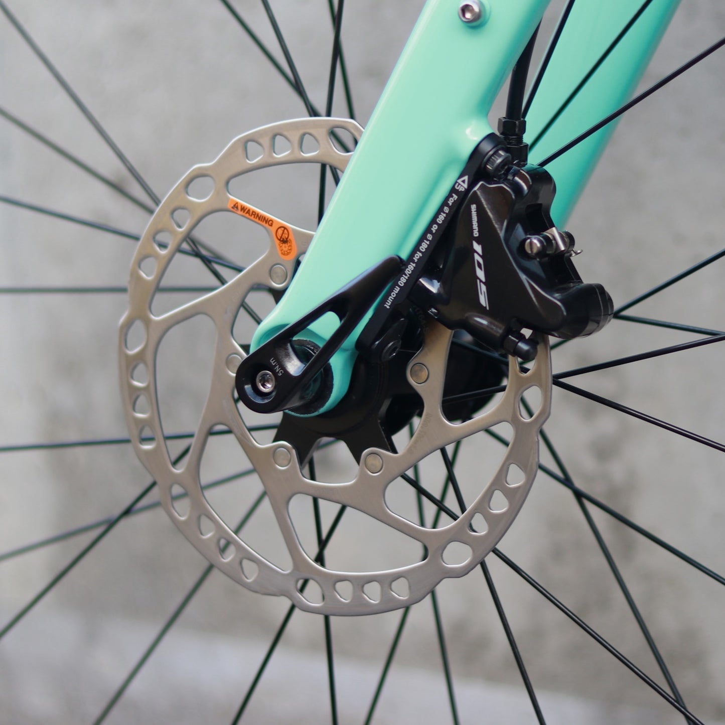 【在庫セール！】【2025年モデル】VIA NIRONE 7 DISC 105 ビアンキ ロードバイク endurance bike ロングライド 自転車 SHIMANO 105 ディスク カスタムロード ロードバイク 初心者 フルカーボンフォーク