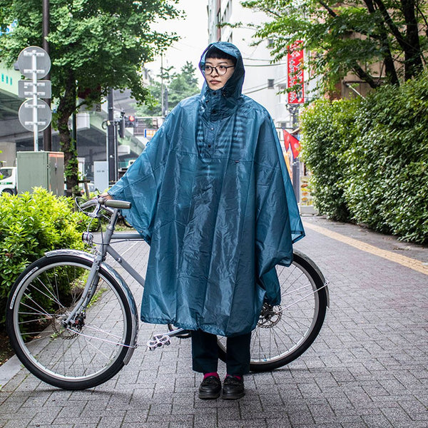 PACKABLE RAIN PONCHO