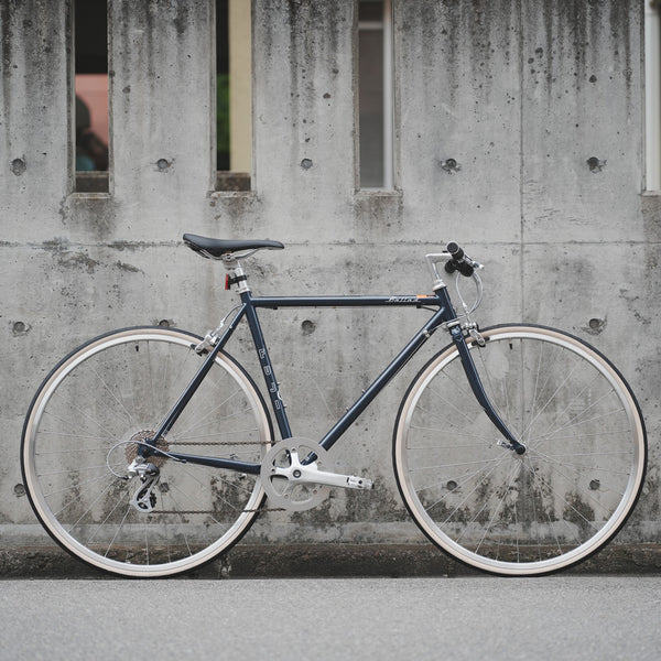 FUJI BALLAD 2025｜街に映えるクロモリ。普段着で楽しむクラシック 