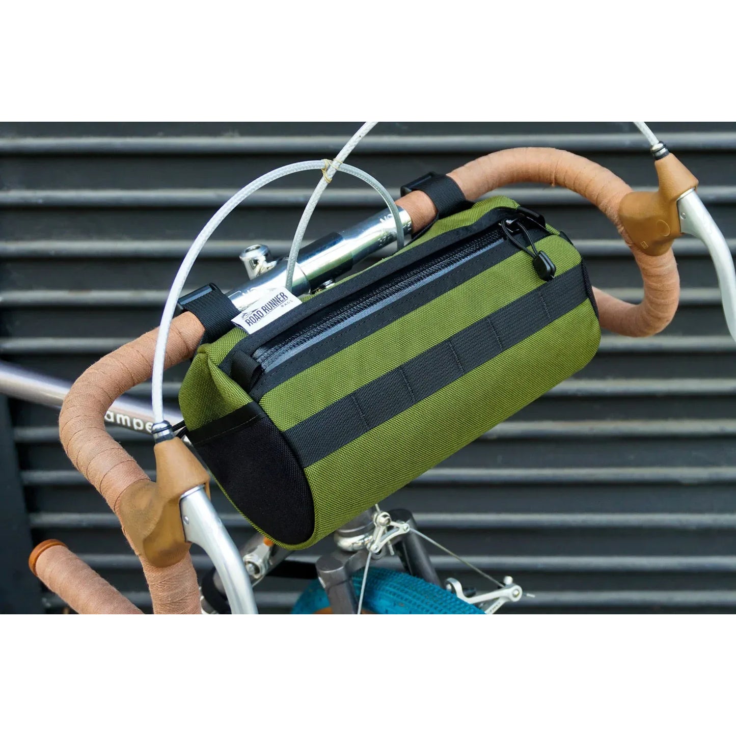 【在庫セール！】California Burrito Handlebar Bag ハンドルバーバッグ 大容量 バイクパッキング ハンドルバッグ ロードランナー バッグ サイドポケット 付き バッグ アメリカ製 自転車バッグ 通勤 ハンドルバッグ ツーリング バッグ 自転車