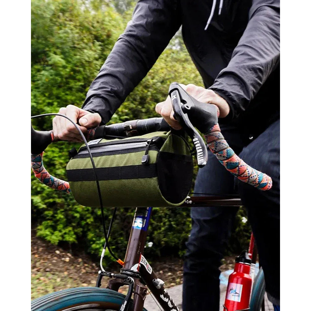 【在庫セール！】California Burrito Handlebar Bag ハンドルバーバッグ 大容量 バイクパッキング ハンドルバッグ ロードランナー バッグ サイドポケット 付き バッグ アメリカ製 自転車バッグ 通勤 ハンドルバッグ ツーリング バッグ 自転車