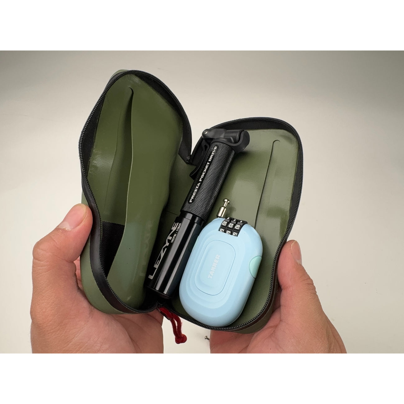 TANNER WIRED LOCK TANNER ワイヤーロック proloop 自転車ロック サブロック コンパクト ヘルメットロック 自転車 電動アシスト バッテリー盗難対策 自転車用ワイヤーロック 軽量ロック ポータブル