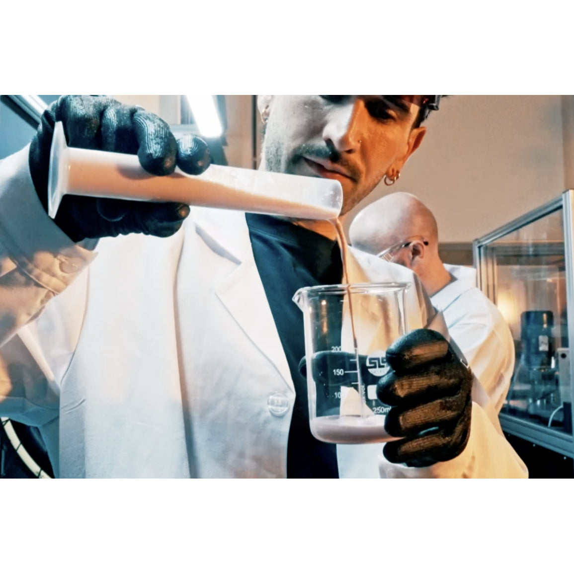 ROAD & GRAVEL TUBELESS SEALANT Muc-off マックオフ チューブレスシーラント ロードバイクシーラント グラベルチューブレス 竹繊維シーラント 高圧タイヤ対応