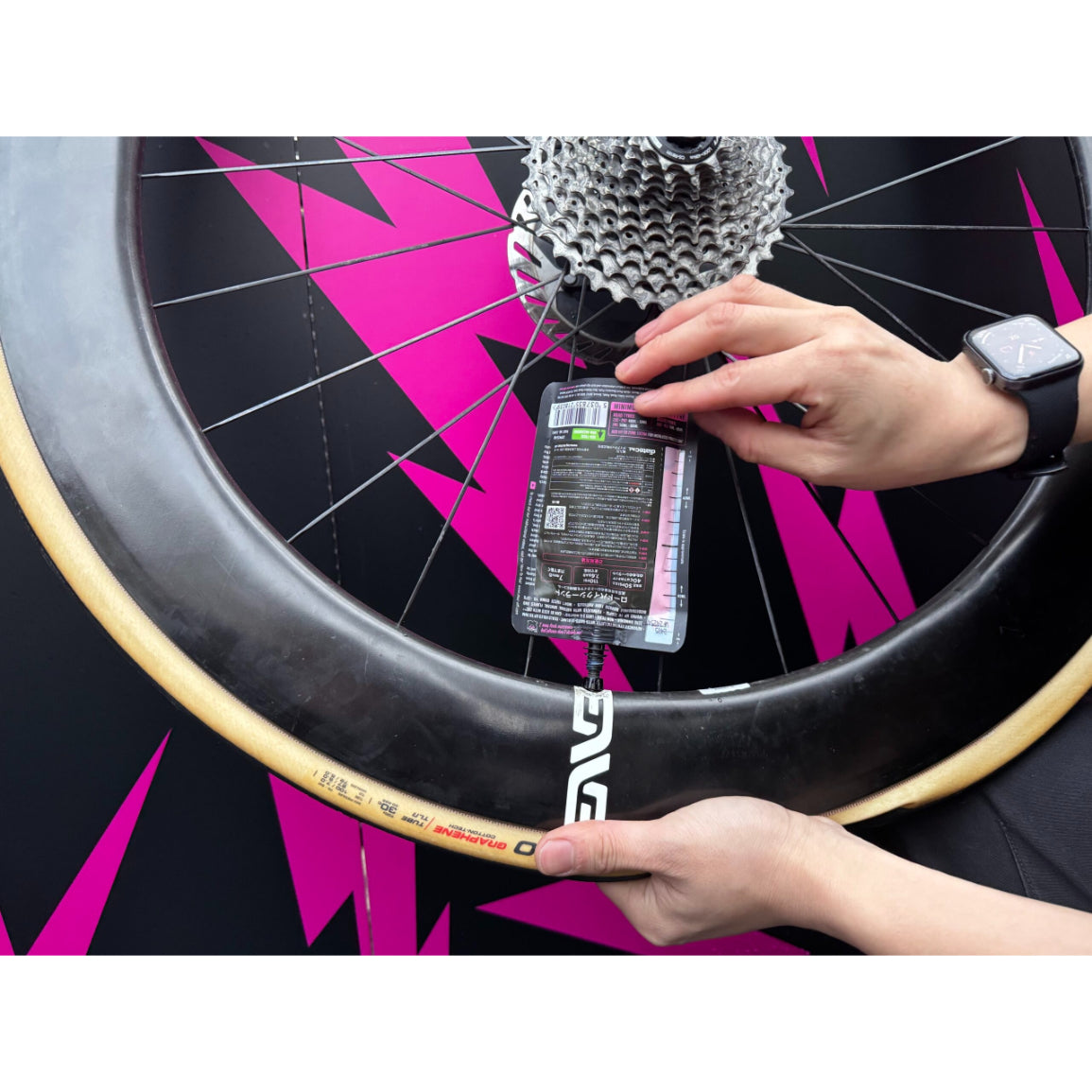 ROAD & GRAVEL TUBELESS SEALANT Muc-off マックオフ チューブレスシーラント ロードバイクシーラント グラベルチューブレス 竹繊維シーラント 高圧タイヤ対応