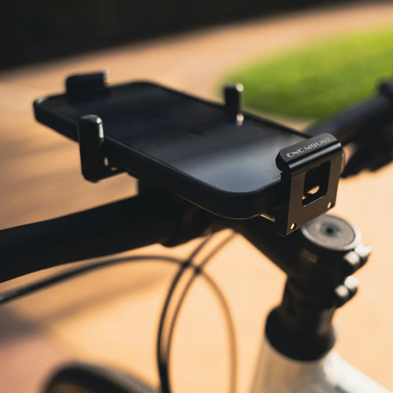 LEZYNE / CNC PHONE MOUNT – 京都の自転車屋 CYCLE SHOP eirin