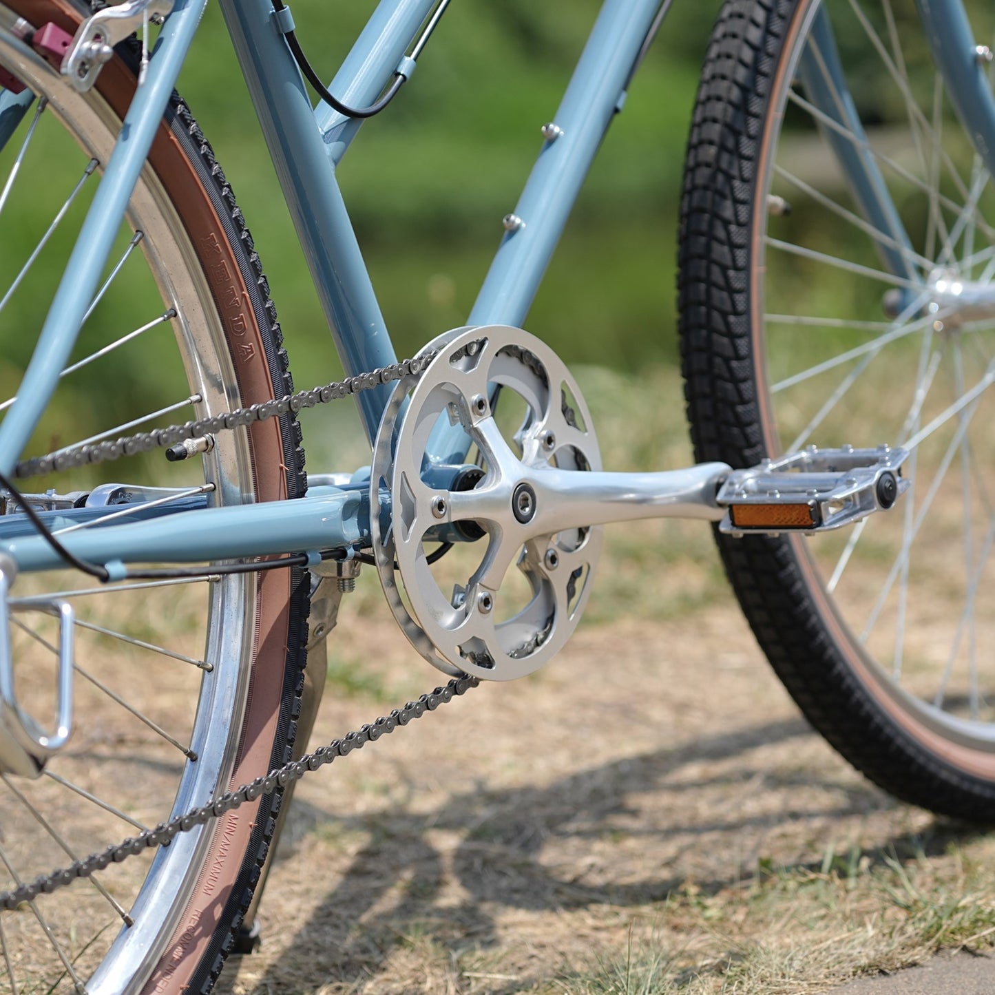 Trove 街乗り自転車 スタッガードバイク セミブロックタイヤ シティクルーザー シングルスピード風 カスタムしやすい自転車 アップライトポジション