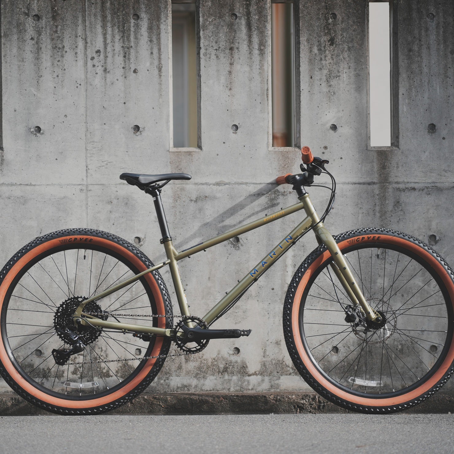 MARIN MUIRWOODS 27.5（2026）｜街も里山も走れるクロモリ万能