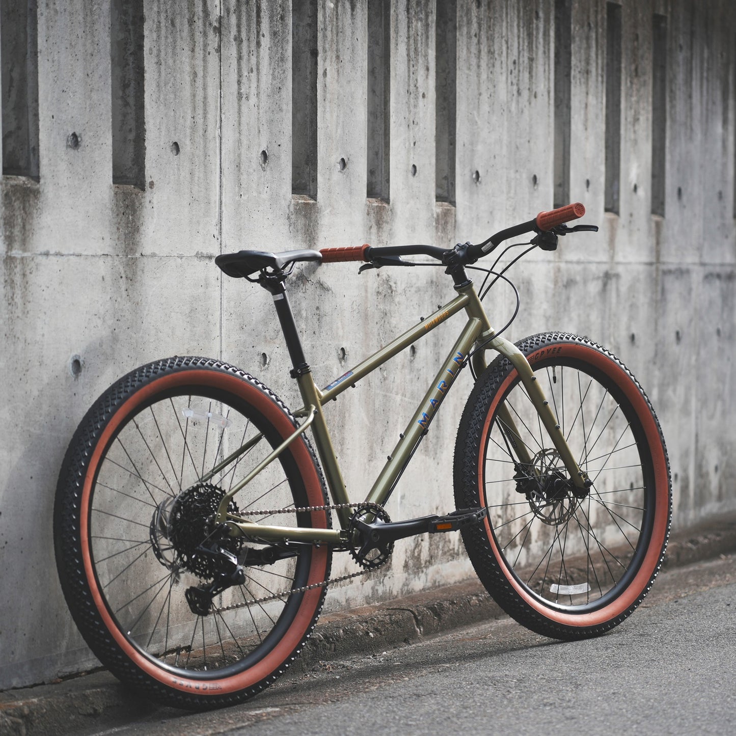 【2026年モデル】MUIRWOODS 27.5 Marin Bikes ミヤウッズ 27.5 クロモリバイク 油圧ディスクブレーキ 自転車 ツーリングバイク アドベンチャーバイク グラベルロード