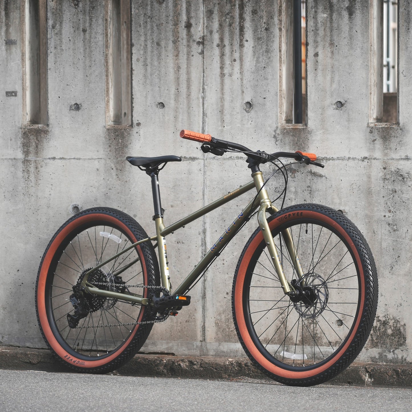 【2026年モデル】MUIRWOODS 27.5 Marin Bikes ミヤウッズ 27.5 クロモリバイク 油圧ディスクブレーキ 自転車 ツーリングバイク アドベンチャーバイク グラベルロード