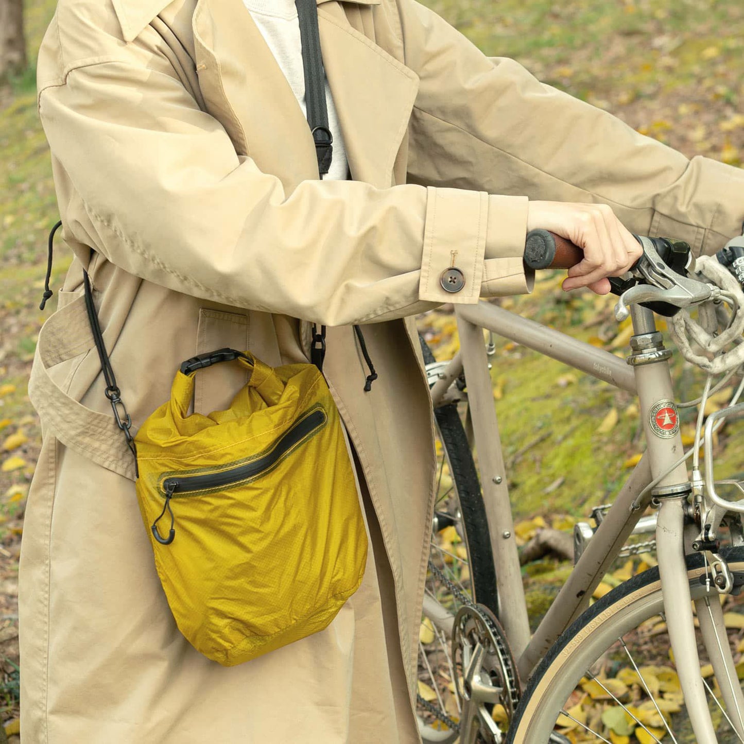 ドライバッグ S 2WAY 防水バッグ 軽量 ドライバッグ 4L ジムバッグ 防滴 サウナ 収納バッグ ロールトップ バッグ サコッシュ 化 カスタム 旅行 サブバッグ