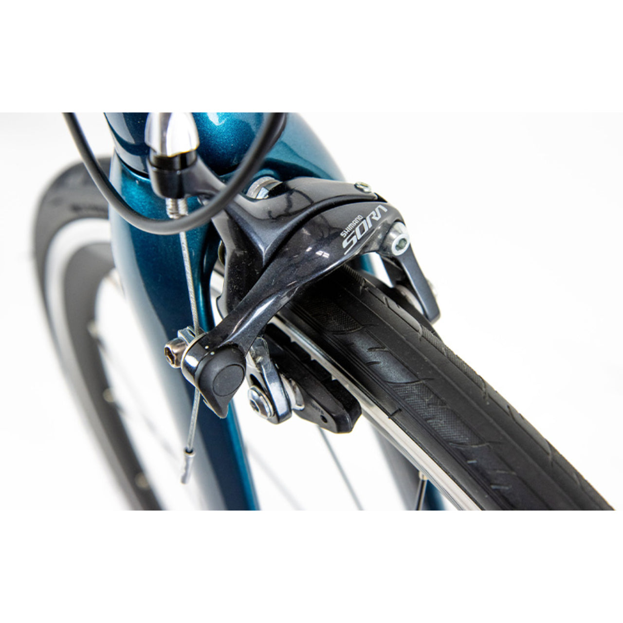 【型落ちセール！】【2025年モデル】ALTERNA ロードバイク初心者向け チューブレスロード 軽量アルミロード シマノSORA完成車 通勤ロードバイク エントリーレースバイク 振動吸収フレーム