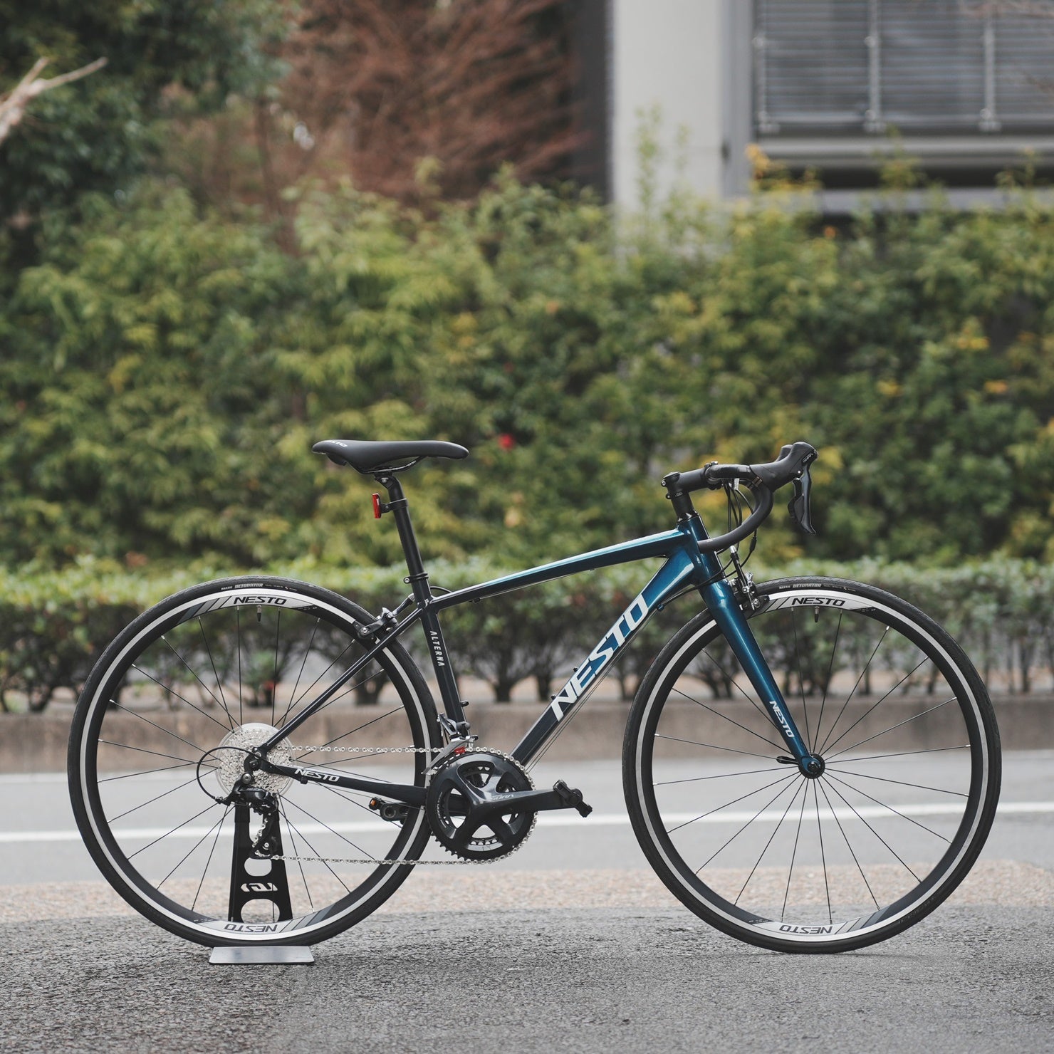NESTO / 【型落ちセール！】【2025年モデル】ALTERNA – 京都の自転車屋