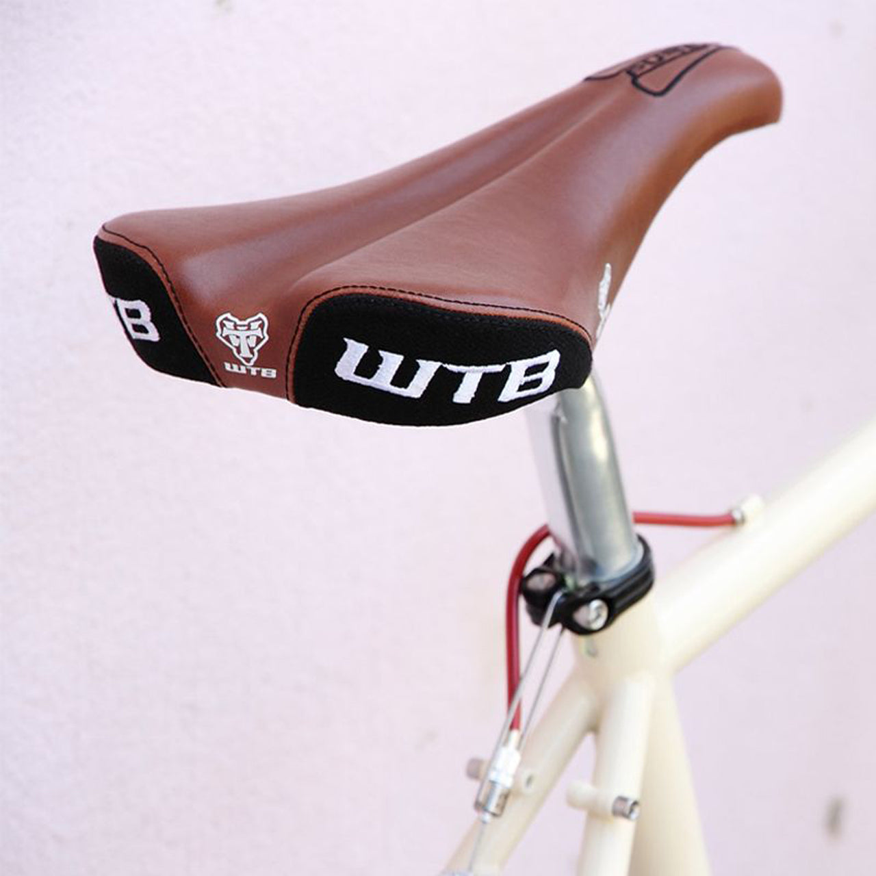 WTB PURE-V サドル ブラウン｜新品購入・使用数回｜室内保管 美品 WTB PURE V RACE SADDLE BL Special（Brown）｜BLUE LUG別注