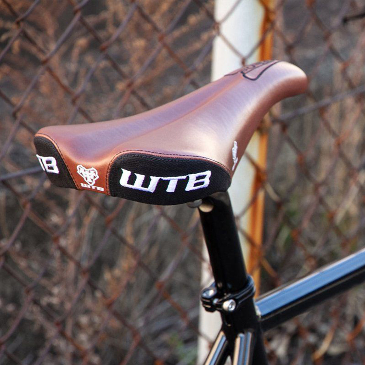 pure-V race saddle BL special（brown）