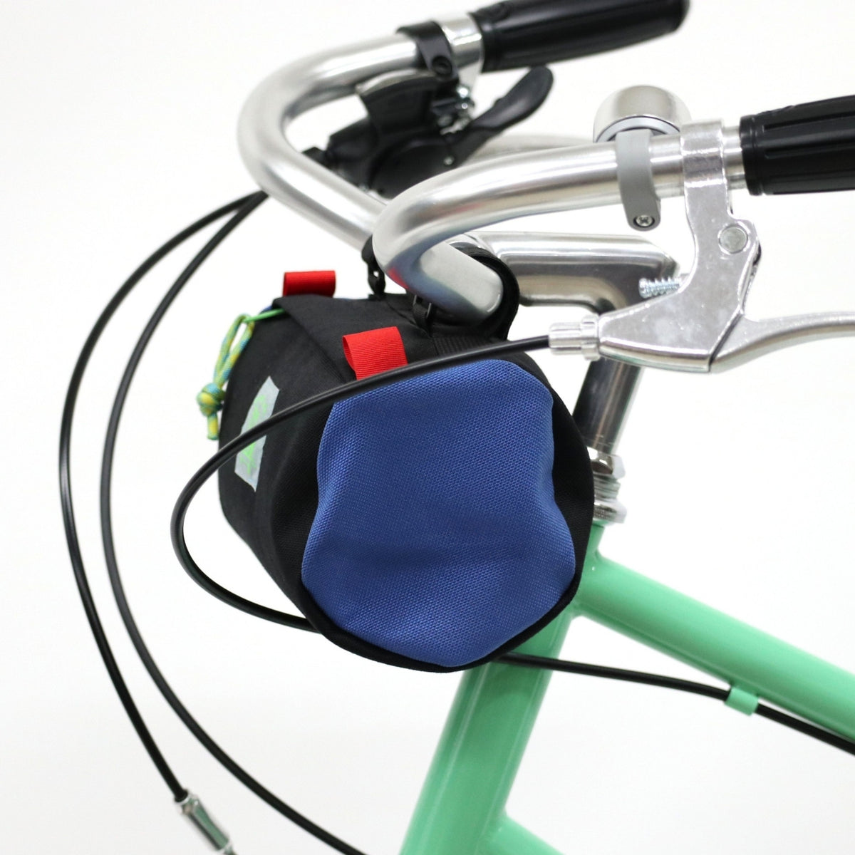 【アウトレット】handlebar pouch（Black / Ice Blue）