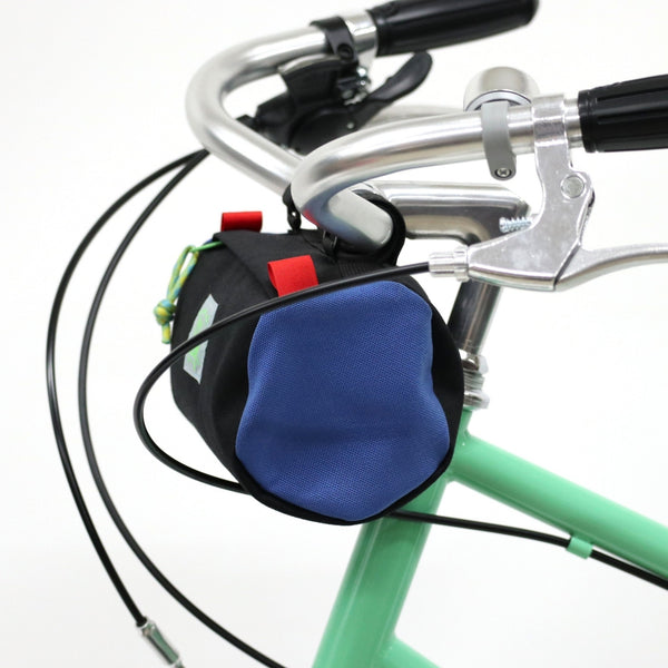 【アウトレット】handlebar pouch（Black / Ice Blue）
