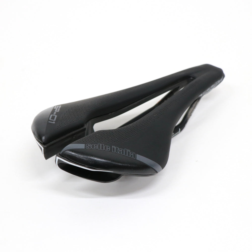 selle ITALIA｜【アウトレット】SP-01 BOOST KIT CARBONIO SUPERFLOW L 