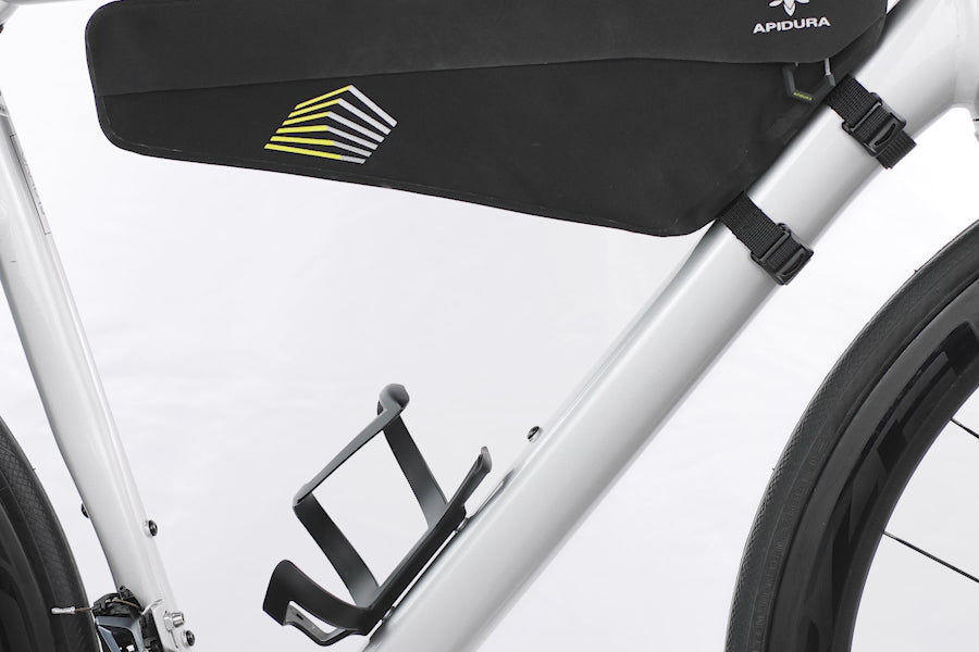 APIDURA　RACING FRAME PACKフレームバッグ2.4リットル フレームバッグ【RACING FRAME PACK 2.4L】｜APIDURA