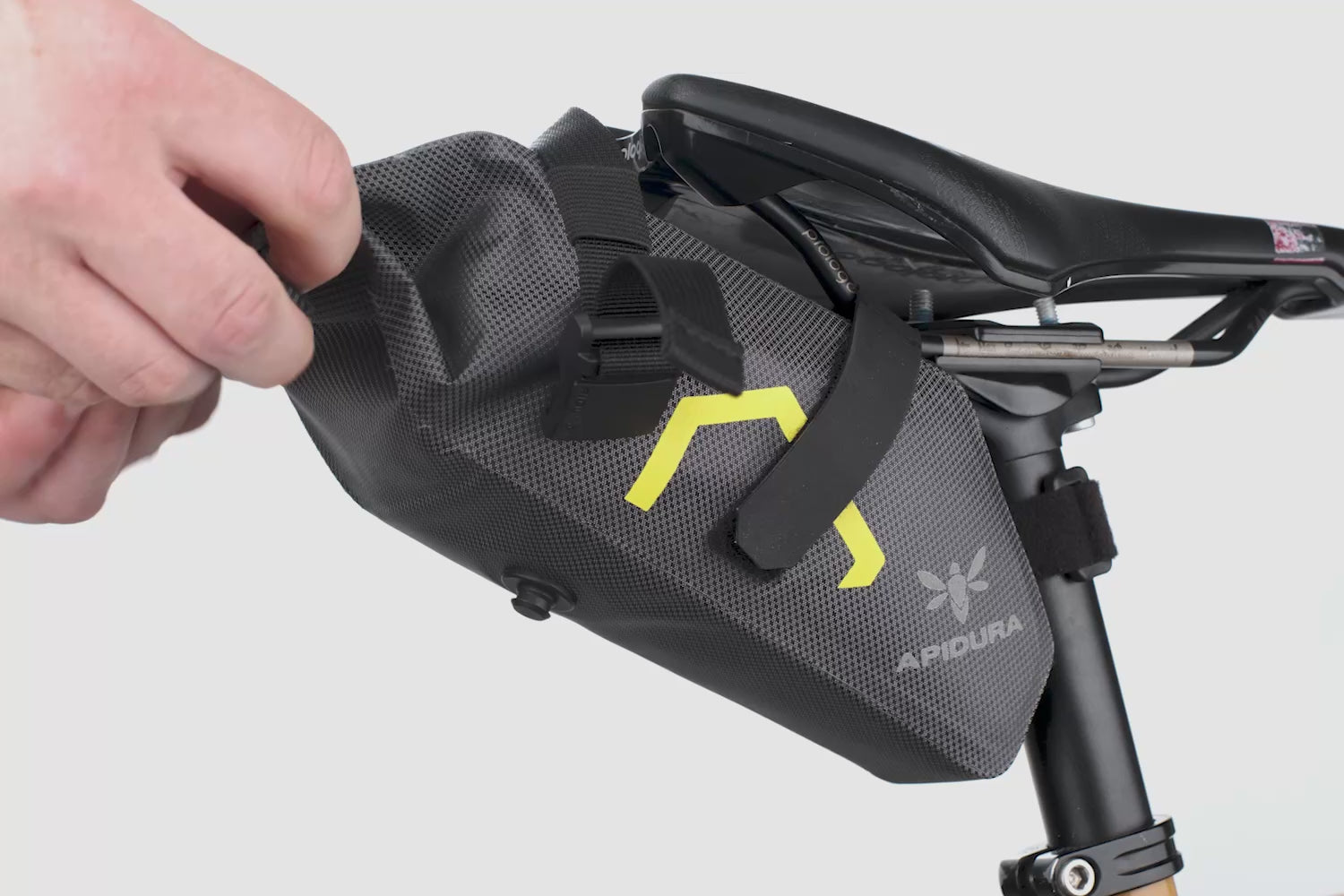 APIDURA サドルバッグ 11L BLOG 軽量、高耐久、そして高い防水性を誇るハイスペックな