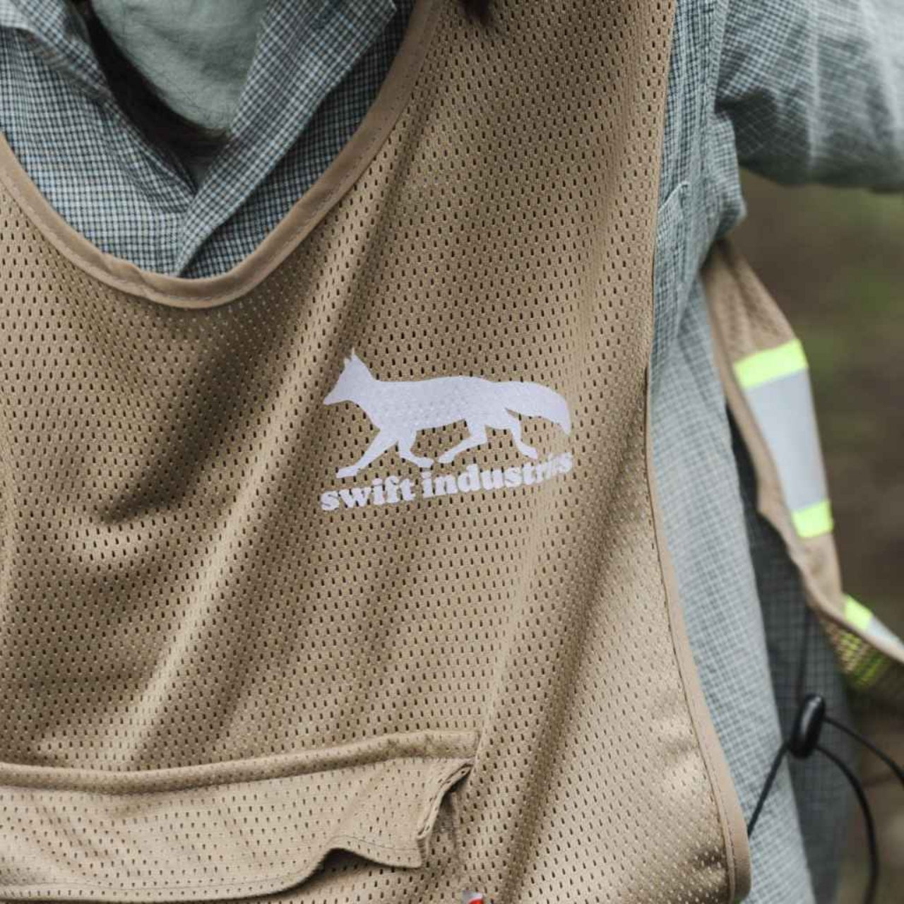 SWIFT INDUSTRIES Swift Campout 2026 Safety Vest｜日本限定