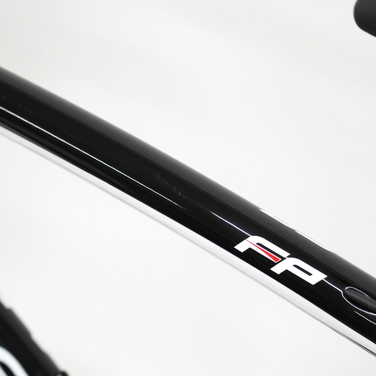 中古】2011 PINARELLO TREVISO｜450サイズ・軽量フラットバーロード