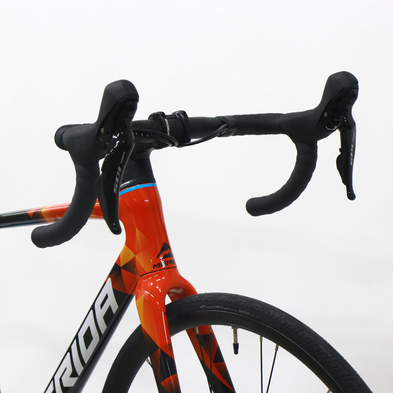 【中古】【2023年モデル】SCULTURA 4000 メリダ カーボンロード 中古 SCULTURA 4000 TEAMレプリカ カラー カーボンロード 初心者 105油圧ディスク ミドルグレード ロードバイク バーレーンヴィクトリアス