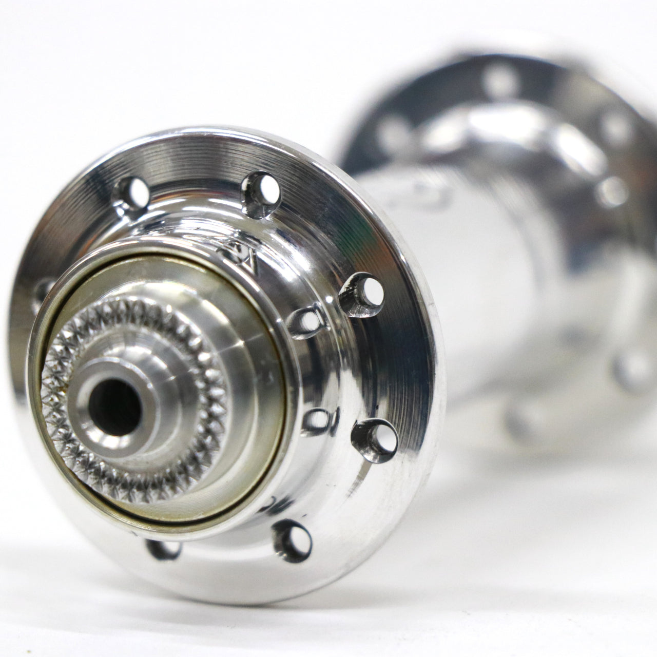 WHITE INDUSTRIES LTA Front Hub 16H（中古）｜高精度な回転と美しい